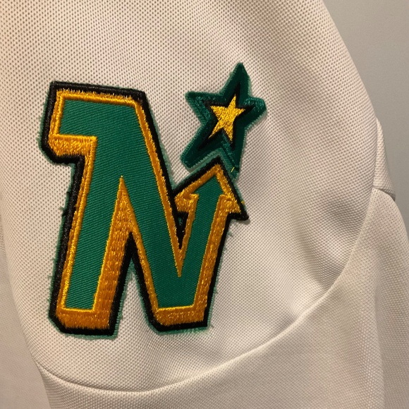 CCM  BRAND  MINESSOTA NORTH STARS HOCKEY JERSEY  1990   VINTAGE SIZE 48in chest - Picture 12 of 12
